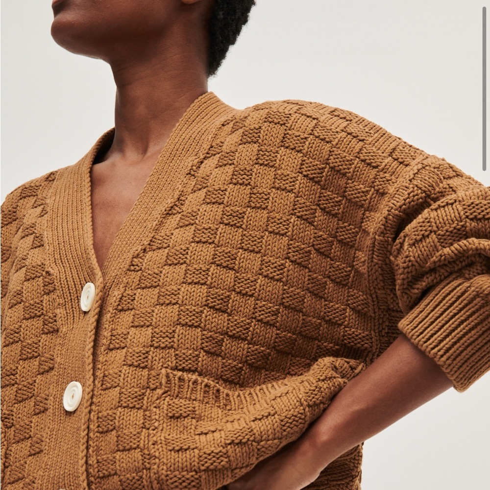 Babaa Cardigan No 3 in Sukkari